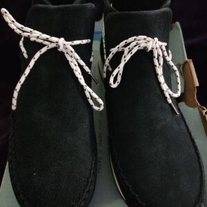 NWT TOMS SUEDE BLACK SHORT BOOT SIZE 8.5